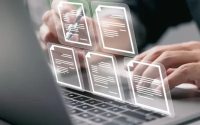 artica+i digitalización: imagen para ilustrar "Consultoría de redes y comunicaciones" dentro del servicio "Estudios de Madurez Digital. Consultoría TICS" mostrando a personas reunidas en una oficina ante una proyección virtual