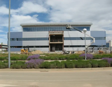 articai | VARLIÓN. Proyecto de edificación y equipamiento para la fabricación de material deportivo