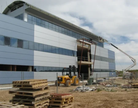 articai | VARLIÓN. Proyecto de edificación y equipamiento para la fabricación de material deportivo