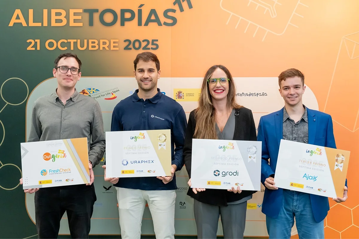 artica-i_blog_i-magazine_paso-por-ALIBETOPÍAS-2025_Carrusel_01_premios_Ingenia_ganadores artica+i. Imagen para el carrusel de premios del post "Así ha sido nuestro paso por ALIBETOPÍAS 2025" mostrando a los ganadores de Ingenia